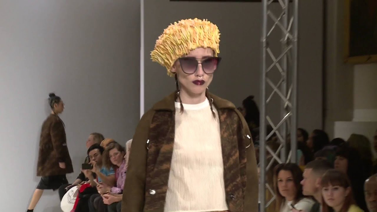 LANTERN SENSE CATWALK STYLING